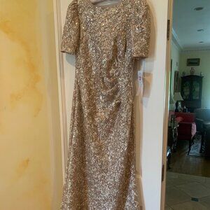 Xscape - 10P - champagne/sand evening gown